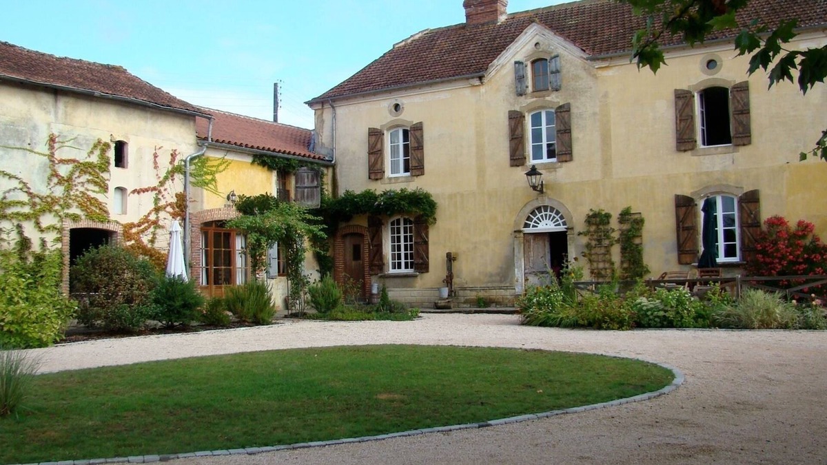 Lascazeres Other | Extremely spacious, Country Farmhouse with pool & summer kitchen, sleeps 13+