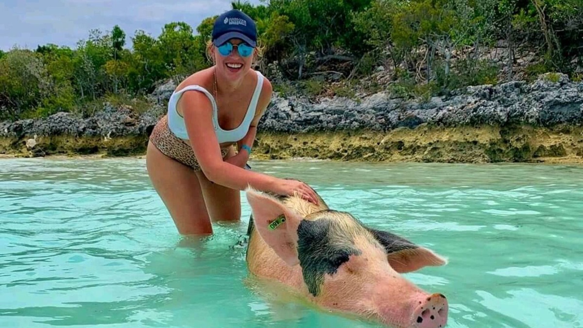 Rolleville House | Exuma Point Villas -Swimming Pigs Resort- Green Lignam Vitae