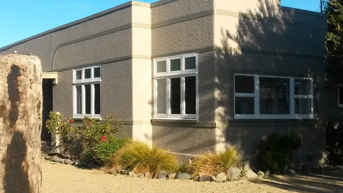 Blenheim Cottage | Ezy Walk - Blenheim Holiday Home