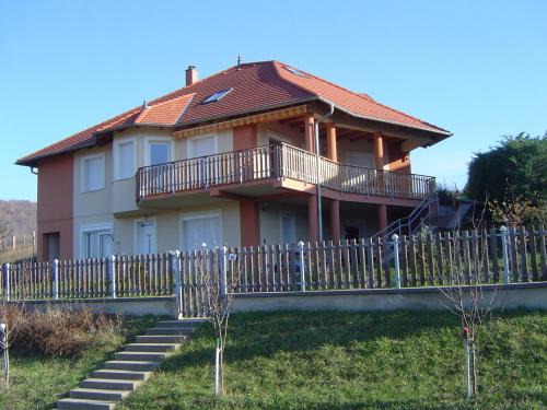 Orfu Apartment | Fügefa Vendégház