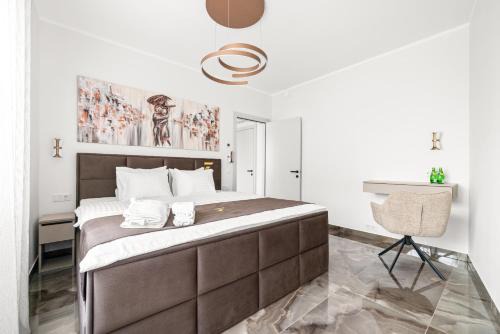Tartu Apartment | F-Apartments - Emperor Size Bed, City Center, Contactless