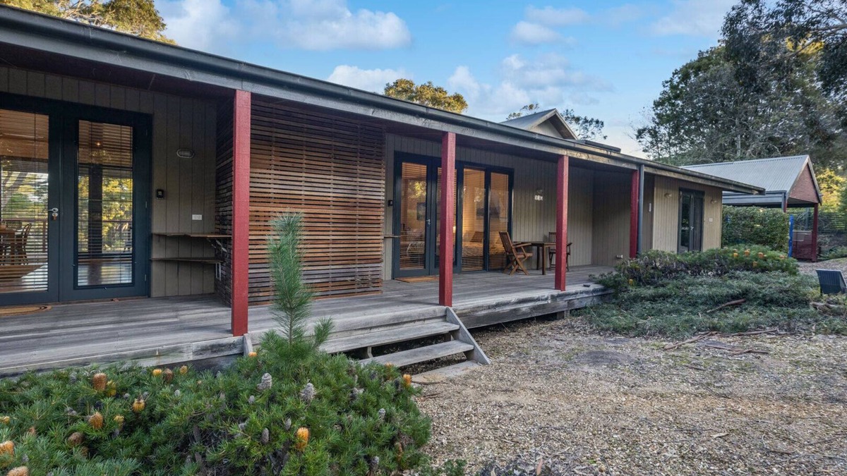 Paynesville House | F&E Lakes Escape - West: A peaceful retreat nestled along the lakefront