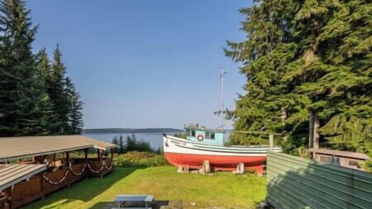 Alert Bay Cabin | (F) Sterling Standard Cabin (non pet friendly)