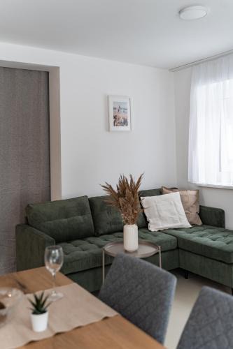 Elmberg Apartment | F13 apartments