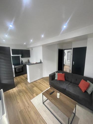 Saint-Jacques - Saint-Roch Apartment | F2 centre-ville Netflix, Disney plus