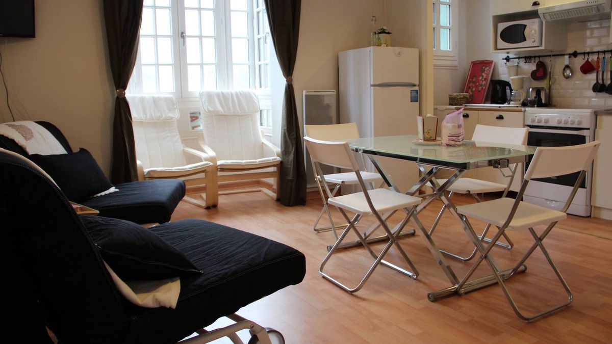 Mers-les-Bains Apartment | F2 Refait à Neuf à Mers les Bains, à 50m de la Plage, vue sur mer