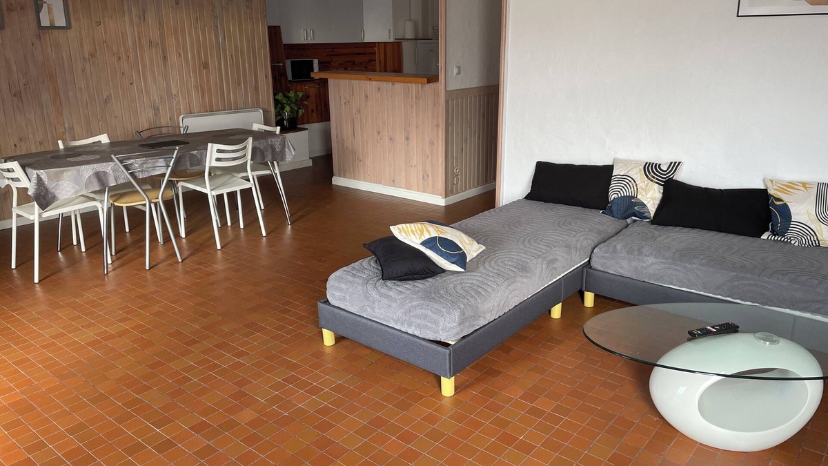 Chateaugay Apartment | F3 with terrace and secure parking