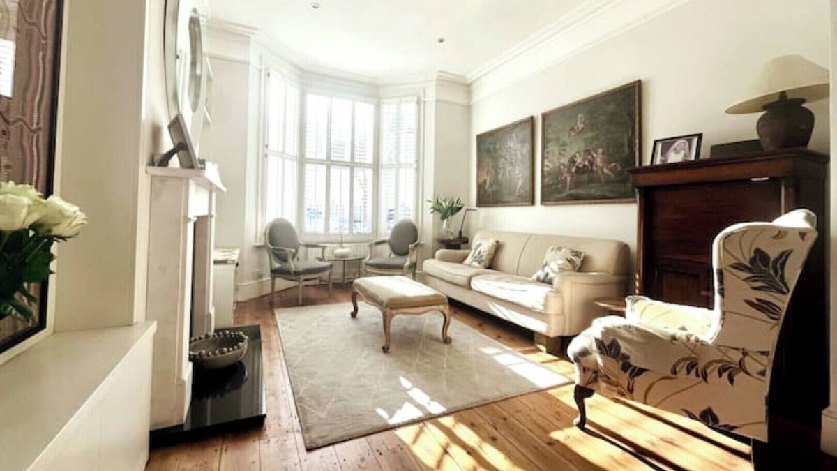 Fulham House | Fab 5 bedroom home - Parsons GreennSpacious! Under 5 mins walk to tube & buses
