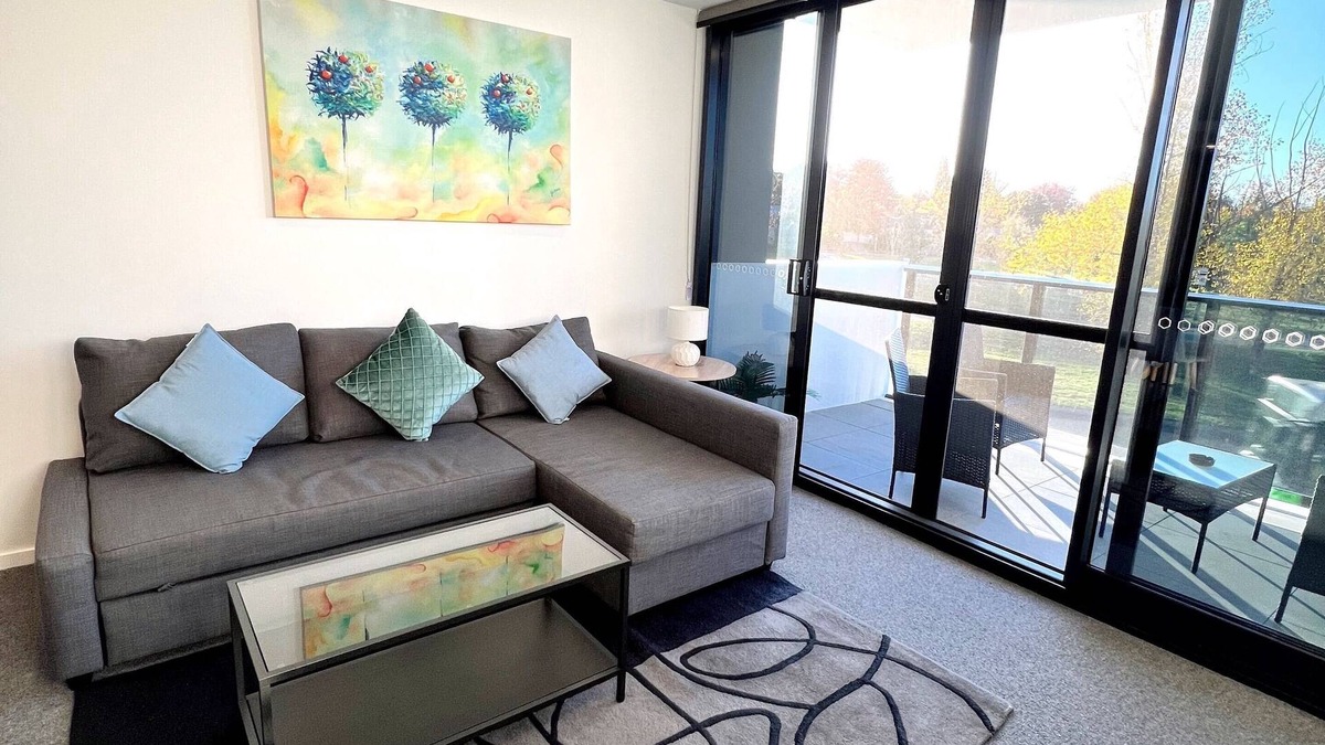Phillip Apartment | Fab in Phillip - 2bd 2bth Apt