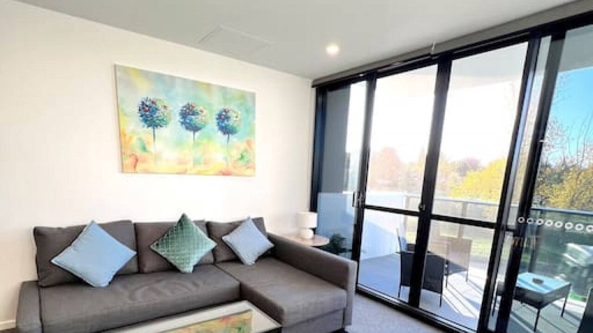 Phillip Apartment | Fab in Phillip - 2bd 2bth Apt