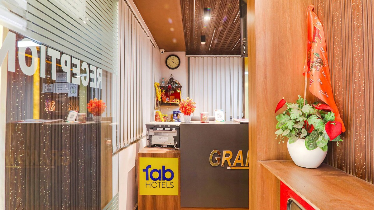 Indira Nagar Hotel | Fabexpress Grand Inn