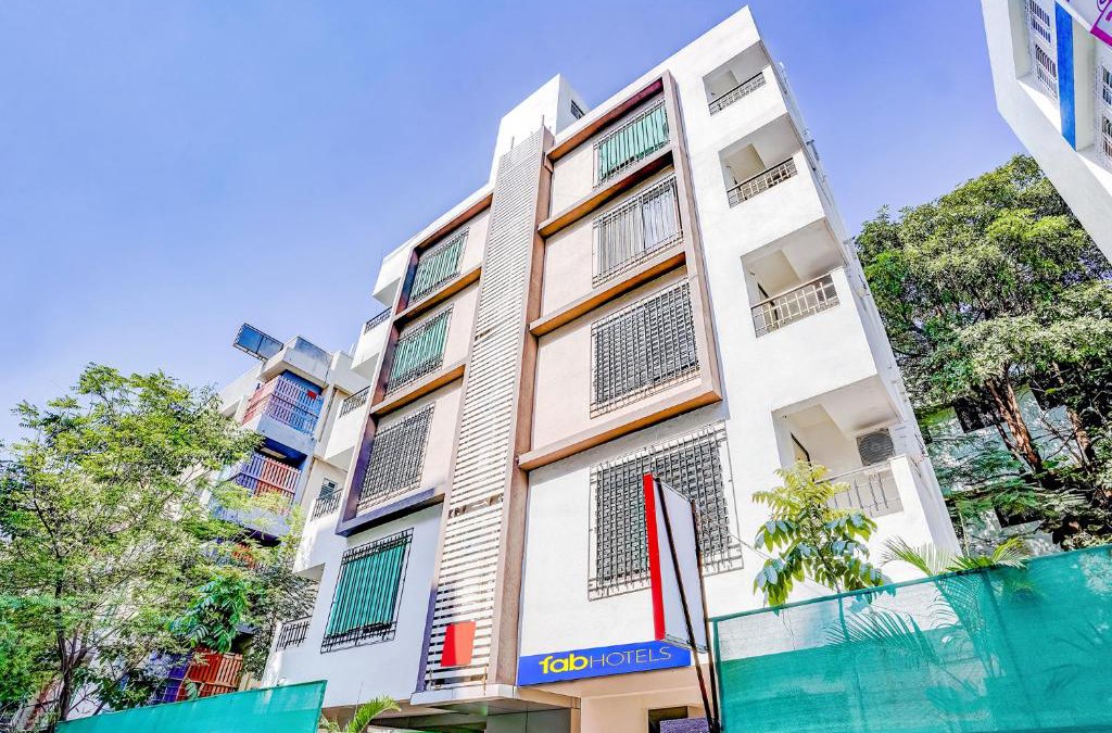 Wakad Hotel | FabExpress Wakad Villa - Nr Amar Business Zone