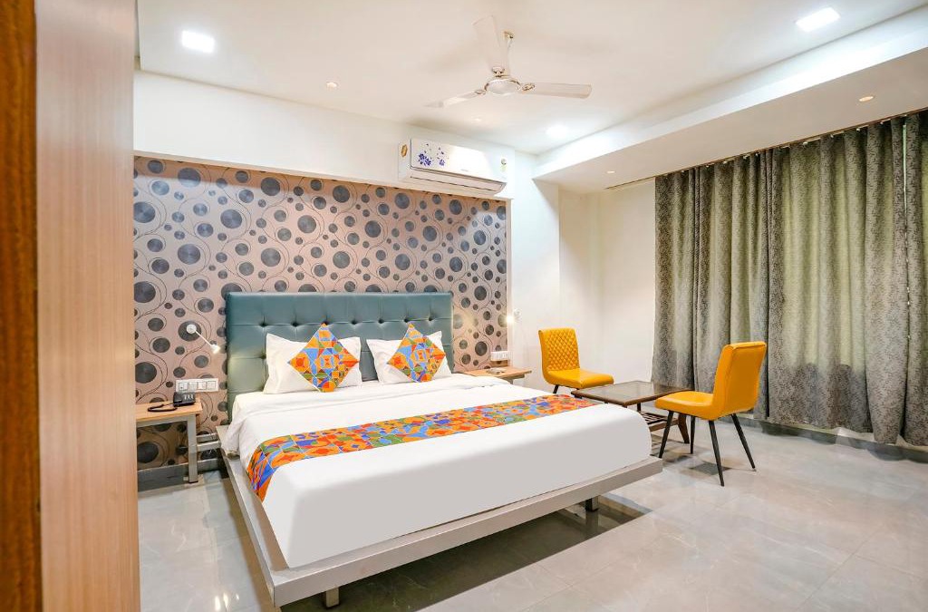 Bhiwandi Hotel | FabHotel Arc Palace