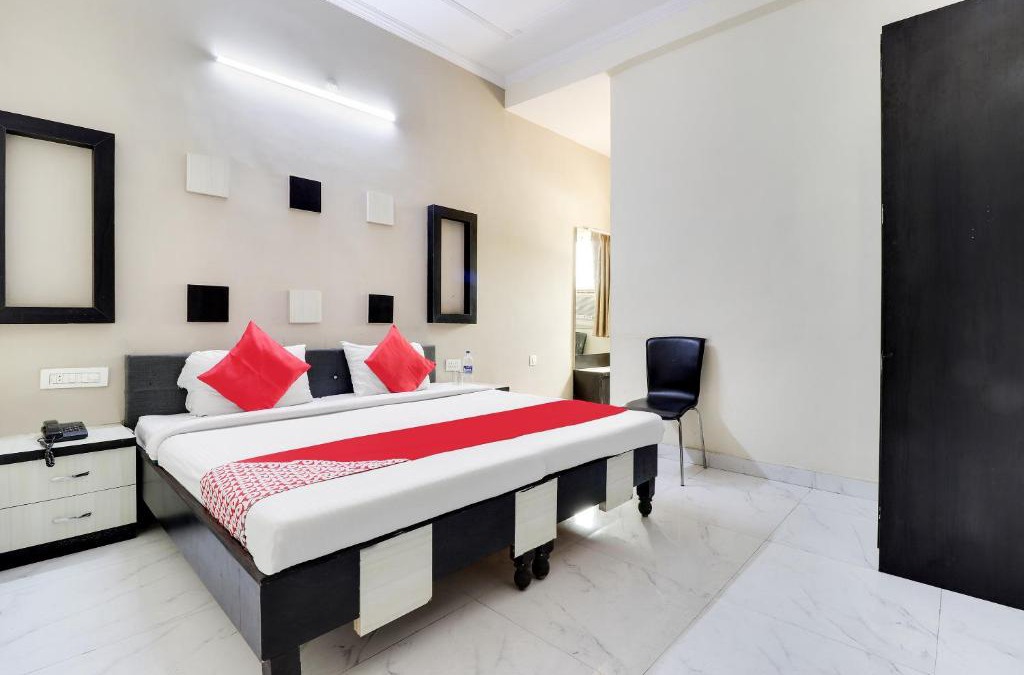 Etawah Hotel | FabHotel Chaudhary Palace
