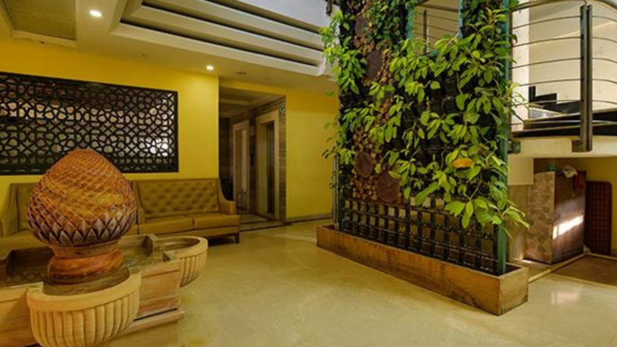 Shivaji Nagar Hotel | Fabhotel Emerald Resort