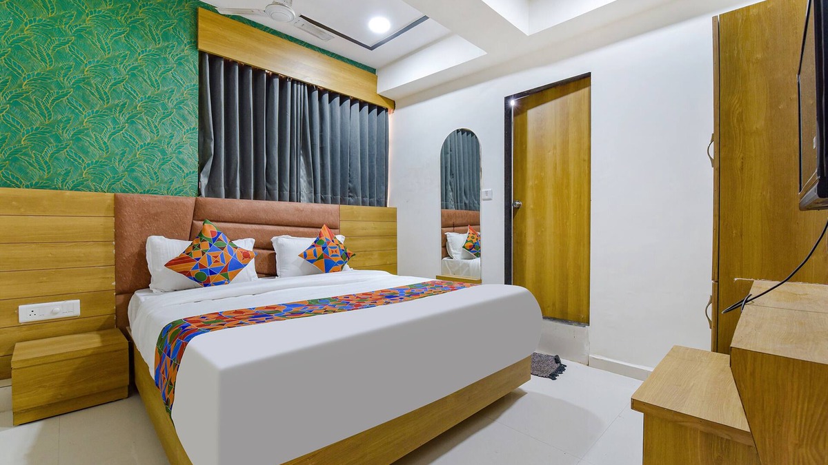 Ahmedabad Hotel | Fabhotel Green Tree