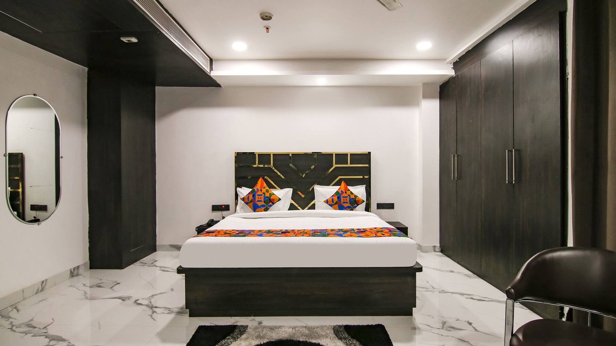 Anand Vihar Hotel | FabHotel Greysky