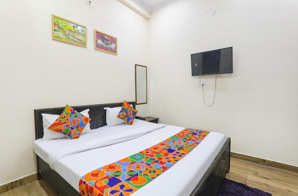 Allahabad Hotel | FabHotel Haidri