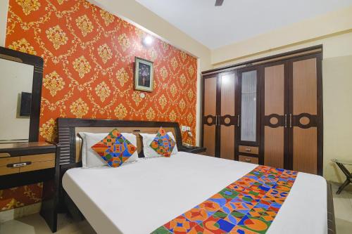Patna Hotel | FabHotel Maadhavam Residence