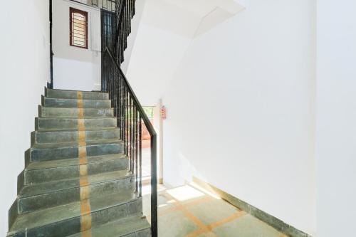 Panvel Hotel | FabHotel Peaceful Studio AAI Bungalow