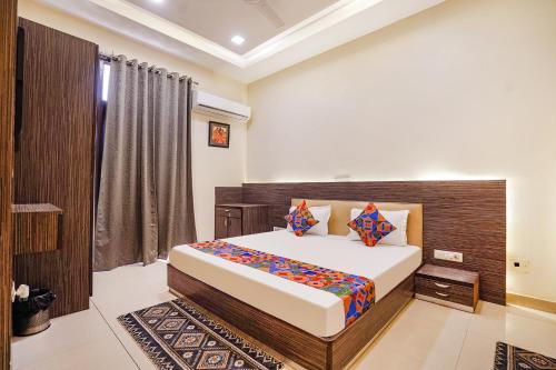 Dariyaganj Hotel | FabHotel Rivlet Premium - Nr Jama Masjid and Red Fort