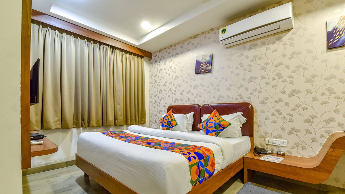 Vadodara Hotel | Fabhotel Royal Wings