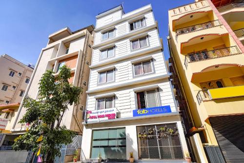 Domlur Hotel | FabHotel Royal Wood Premier -Nr Domlur