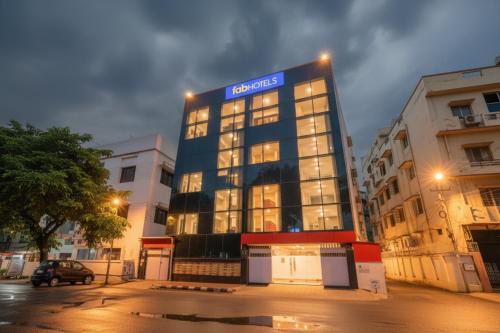Sector II Hotel | FabHotel Saltlake Palace - Nr Anandlok Hospital
