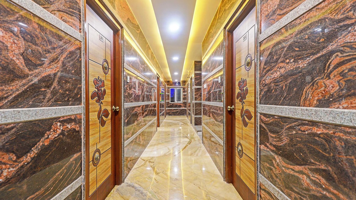 Tambaram Hotel | Fabhotel saravana shelters residency - Near tambaram railway station