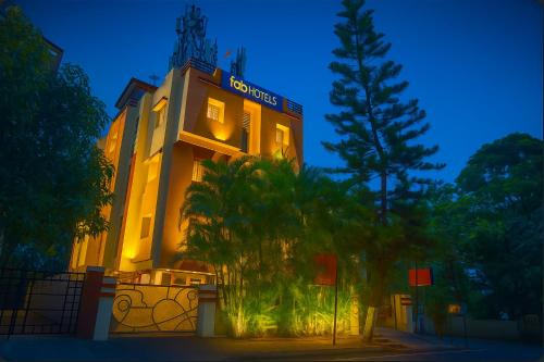 Pimpri - Chinchwad Hotel | FabHotel Shree Swami, Nr Bird Valley Udyan