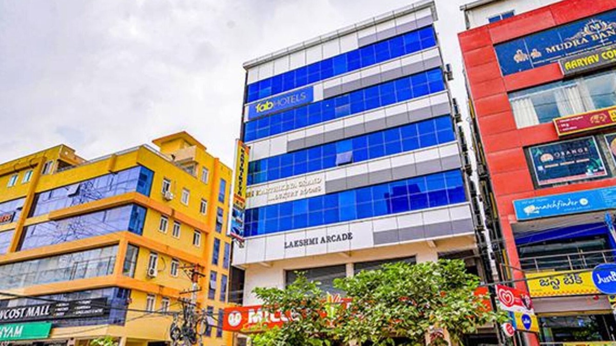 Kukatpally Housing Board Colony Hotel | Fabhotel Sri Karthikeya Grand