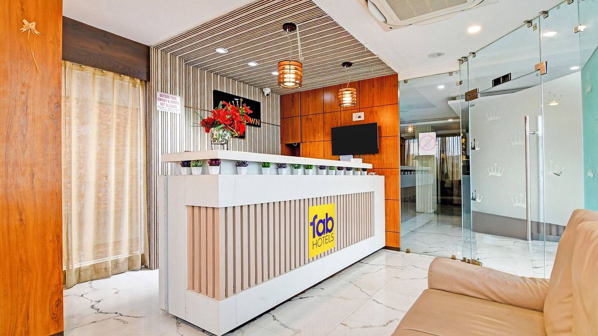 Barasat Hotel | Fabhotel The Crown