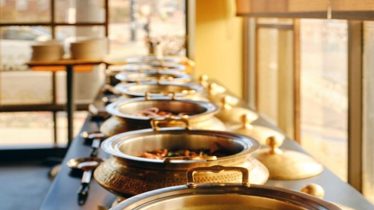 Chandkheda Hotel | FabHotel The Gagan Palace