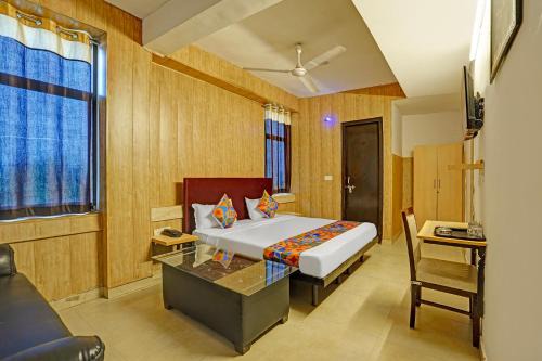 Vasundhara Hotel | FabHotel Vasundhara Grand