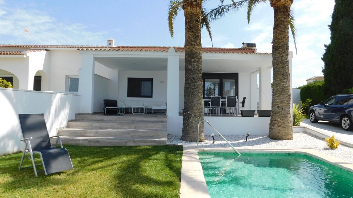 Los Balcones Villa | Fabolous 2 Bedroom Villa with Private Pool , Full Air conditioning