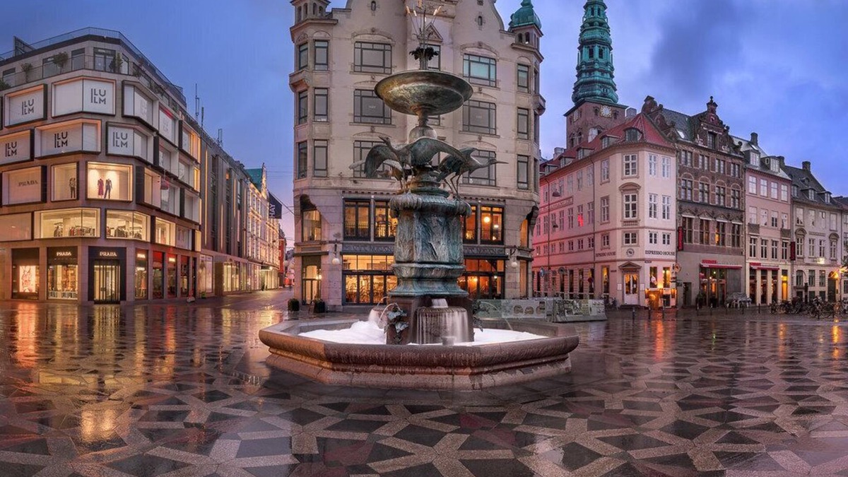 Copenhagen City Centre Apartment | Fabulous 140m2 penthouse with elevator