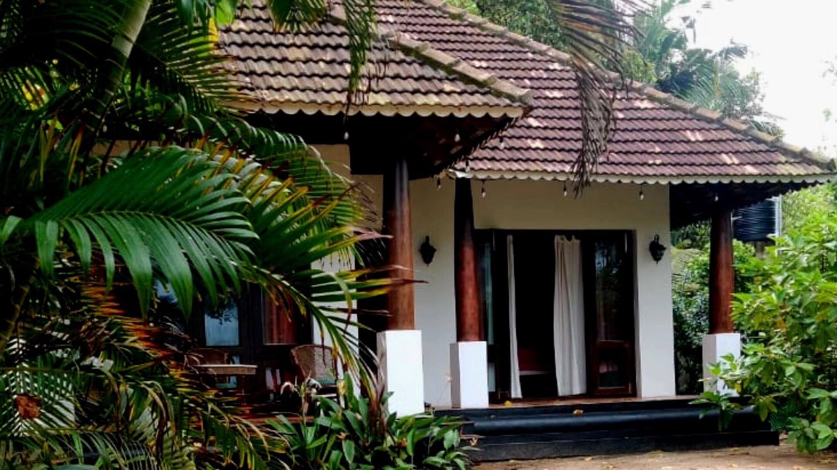 Mararikulam Cottage | Fabulous 2 Bedroom Hall cottage on Marari Beach!