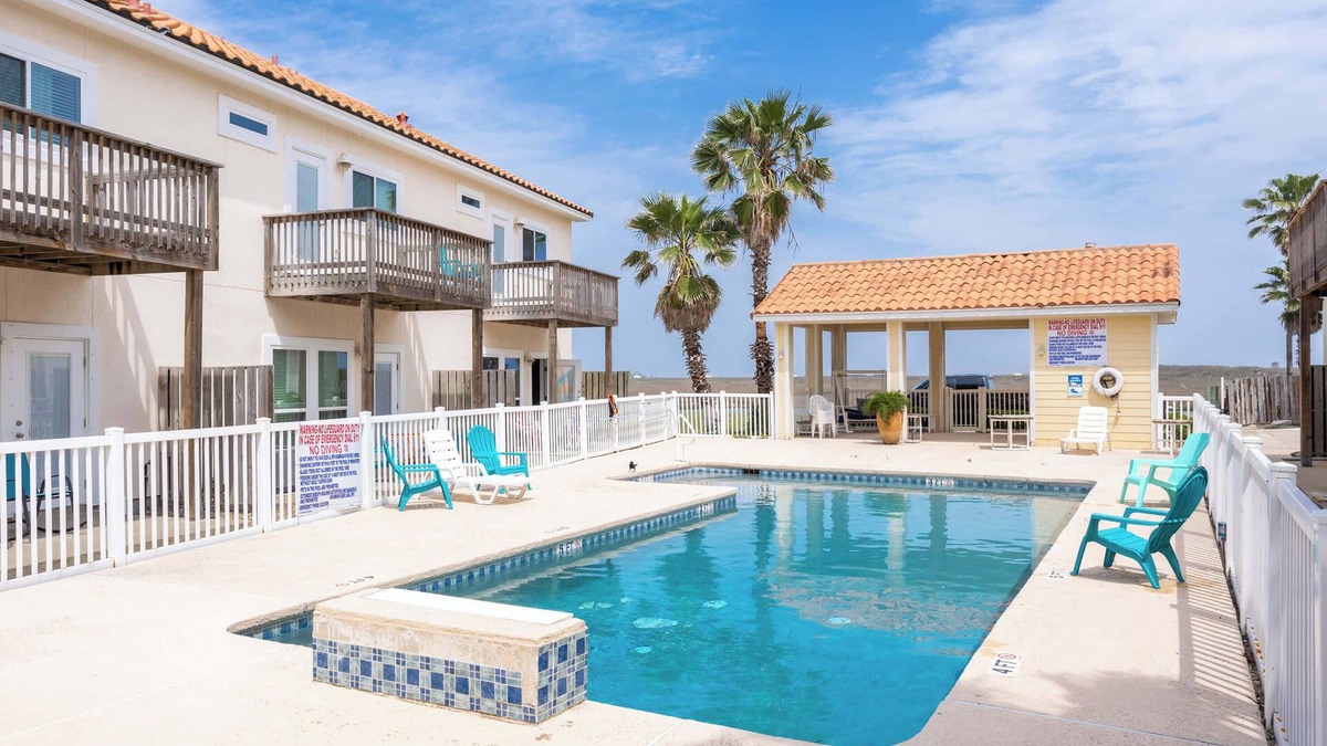 Corpus Christi House | Fabulous 3-bedroom townhome poolside with boat slip