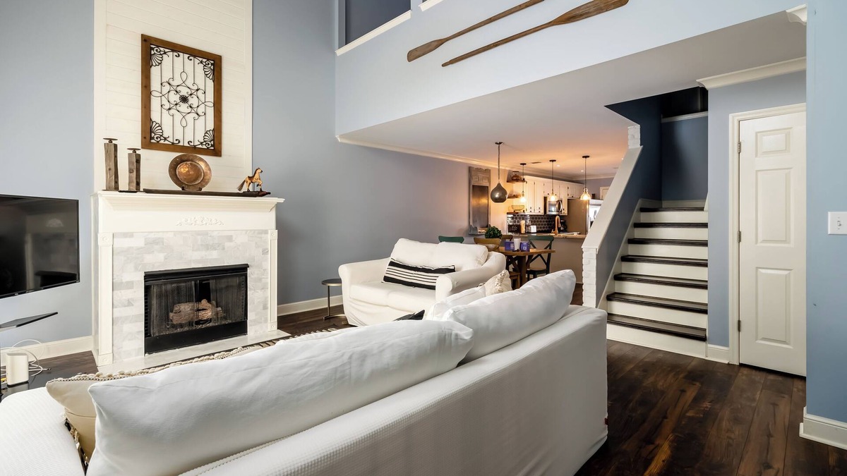 National Hills House | Fabulous 3BR Townhome with Cozy Backyard only 1.4 ml from Augusta National