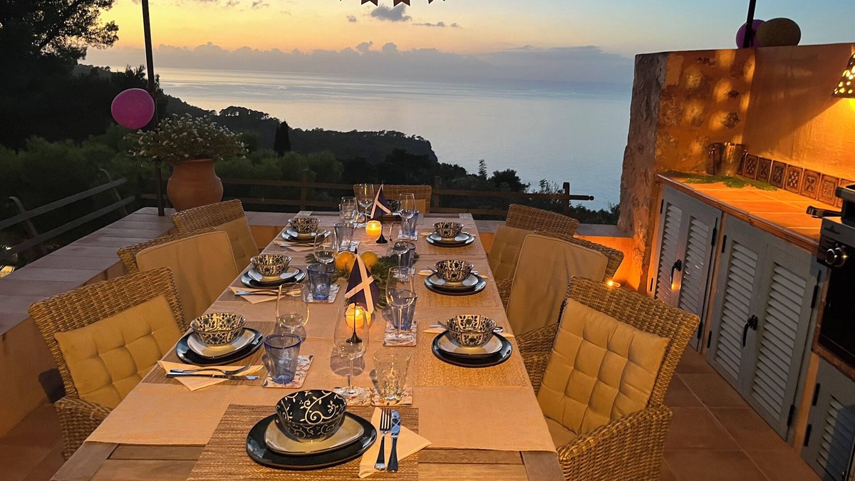 Deia Villa | Fabulous 4-bedroom sea view villa with Pool, AC, WiFi in beautiful Deià