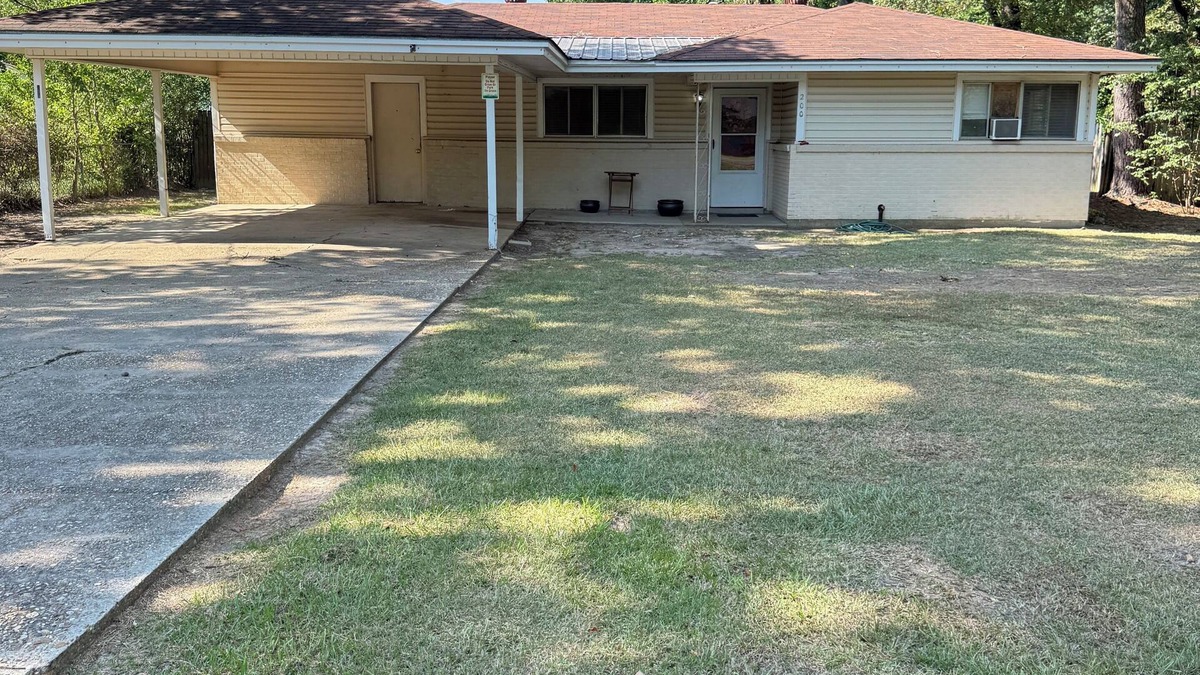Claiborne House | Fabulous 4-bedroom house extra parking off I-20 West Monroe
