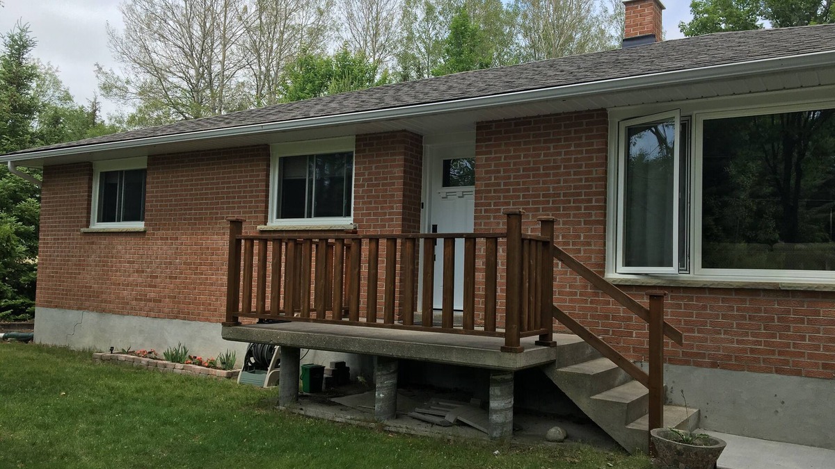 Wymbolwood Beach Cottage | Fabulous 4 Season Cottage for Rent