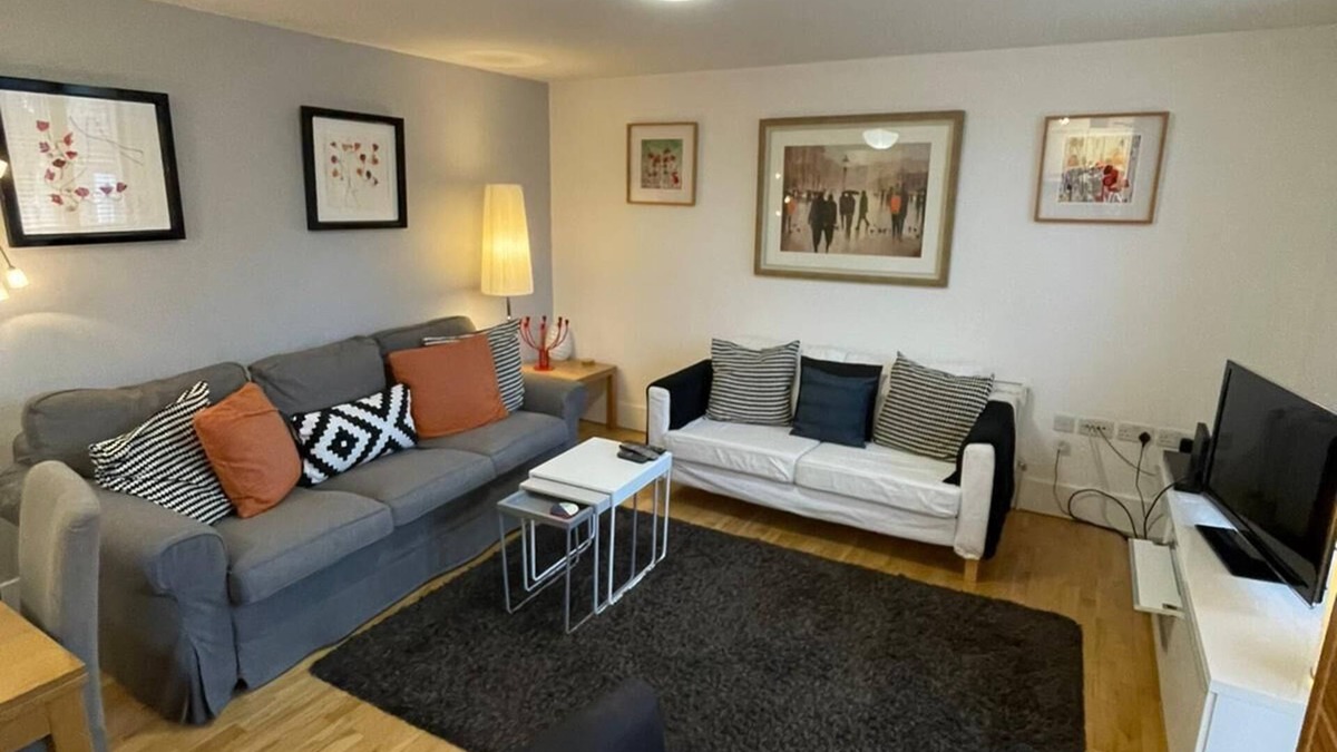 Greenwich West Apartment | Fabulous apartment close Cutty Sark,river,restaurants,shops,Royal Park and more