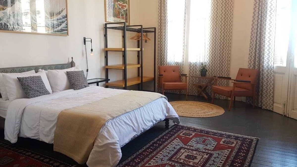 Ciudad Vieja Apartment | Fabulous Apartment / Old City