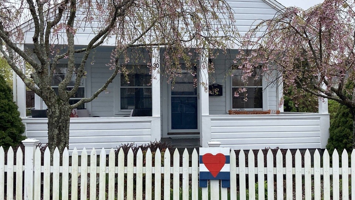 Provincetown House | Fabulous Bungalow - Quiet Location Just Steps from Town - Pet Friendly