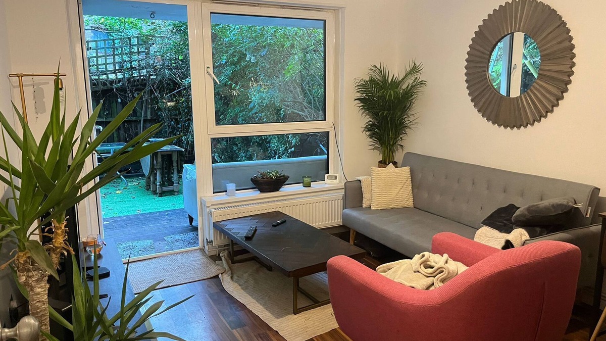 Archway Apartment | Fabulous central chic 2-bedroom apartment with WiFi in London