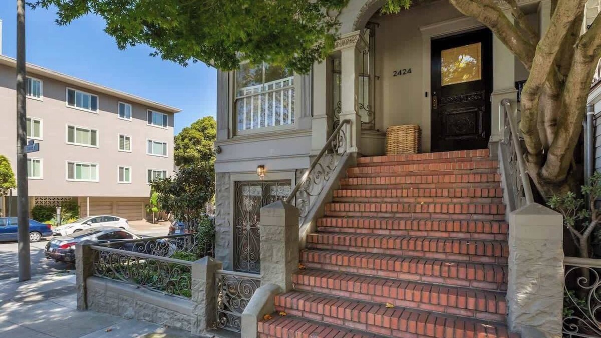 Pacific Heights Apartment | Fabulous Classic Victorian Home in Pacific Heights