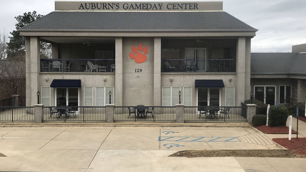 Auburn Condo | FABULOUS Condo Unit - Closest to AU Stadium, Arena & Plainsman Park!