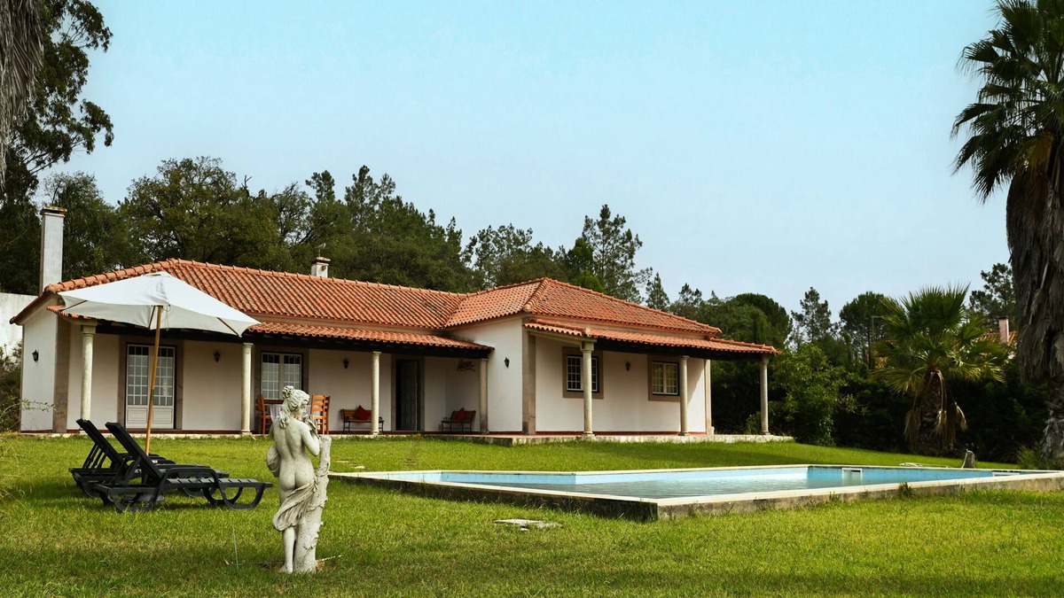 Santarem Cottage | Fabulous Country House near Lisbon w/Pool