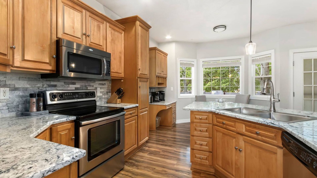 Windsor House | Fabulous Family-friendly Retreat by Windsor Lake!